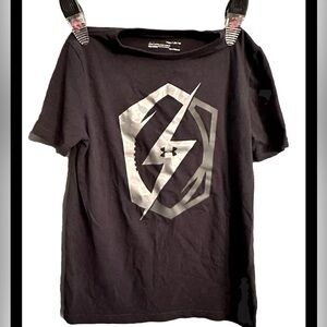 Boy YM medium Under Armor Heatgear Black Holo short sleevedT-shirt